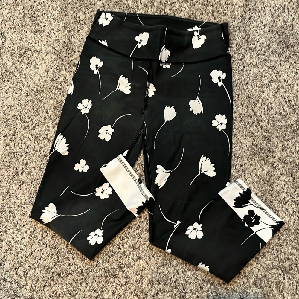 Fabletics cropped leggings..